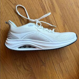 Jarlif Men’s White Athletic Sneakers!